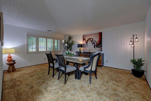 5825 Oak Garden Ct, Orangevale, CA 95662
