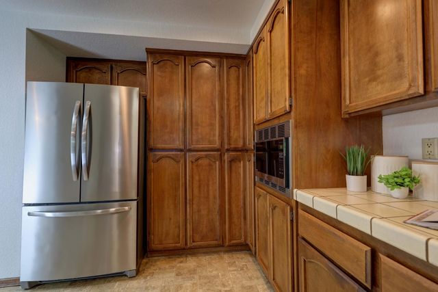5825 Oak Garden Ct, Orangevale, CA 95662