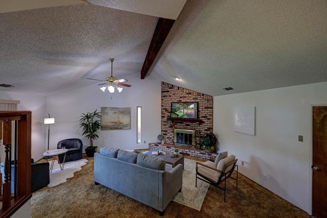 5825 Oak Garden Ct, Orangevale, CA 95662