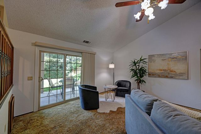 5825 Oak Garden Ct, Orangevale, CA 95662