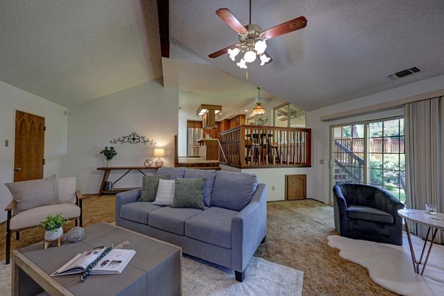 5825 Oak Garden Ct, Orangevale, CA 95662