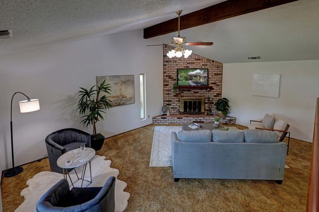 5825 Oak Garden Ct, Orangevale, CA 95662