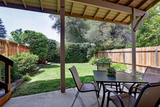 5825 Oak Garden Ct, Orangevale, CA 95662