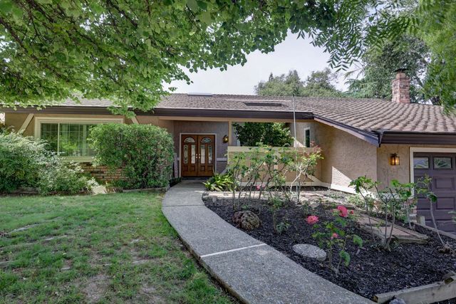 5825 Oak Garden Ct, Orangevale, CA 95662