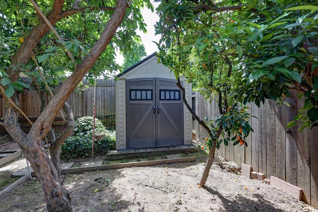 5825 Oak Garden Ct, Orangevale, CA 95662