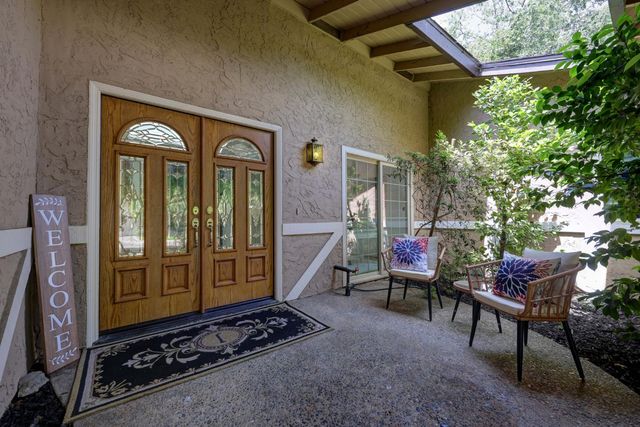5825 Oak Garden Ct, Orangevale, CA 95662