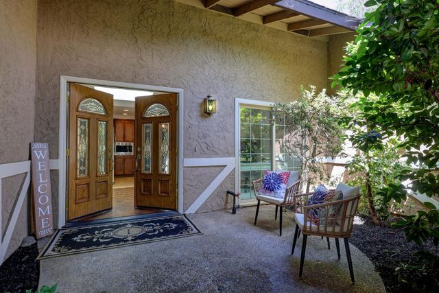 5825 Oak Garden Ct, Orangevale, CA 95662