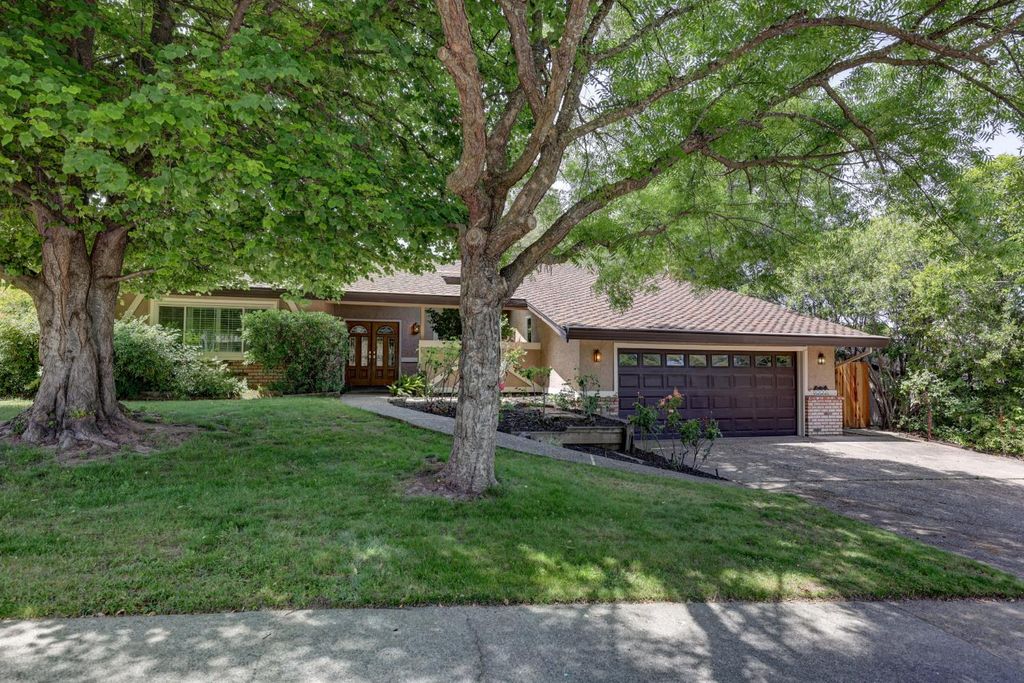 5825 Oak Garden Ct, Orangevale, CA 95662