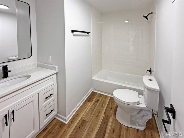 3755 Park Crest Drive, St Louis, MO 63125
