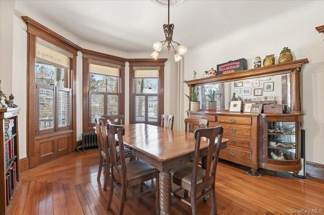 102 Sea Cliff Avenue, Sea Cliff, NY 11579