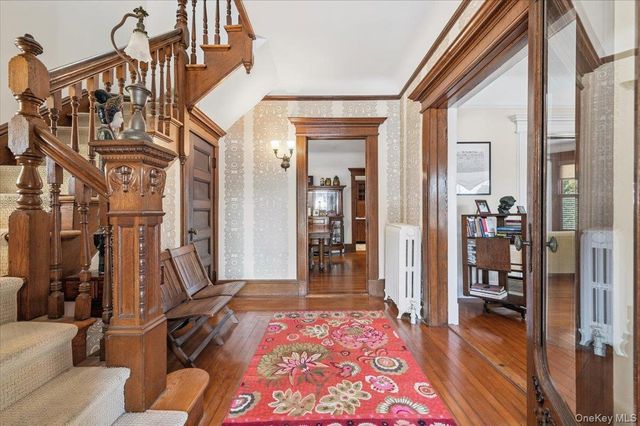 102 Sea Cliff Avenue, Sea Cliff, NY 11579