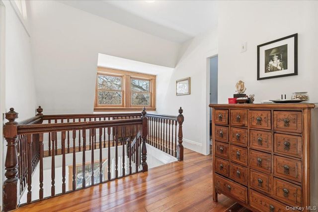 102 Sea Cliff Avenue, Sea Cliff, NY 11579