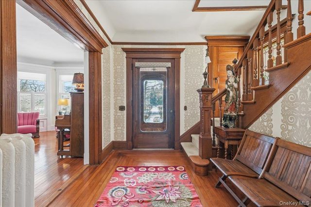 102 Sea Cliff Avenue, Sea Cliff, NY 11579