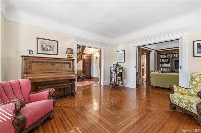 102 Sea Cliff Avenue, Sea Cliff, NY 11579