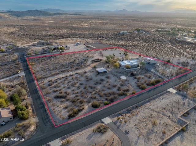 21675 W DATE CREEK Road, Wickenburg, AZ 85390