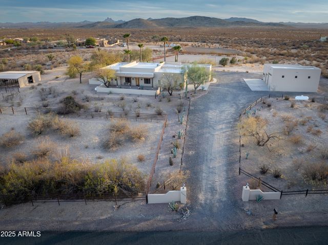 21675 W DATE CREEK Road, Wickenburg, AZ 85390