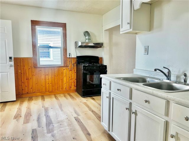 67 Forbes Road, Bedford, OH 44146