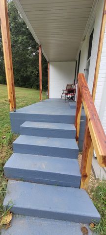 100 Hurt Ave, Centerville, TN 37033