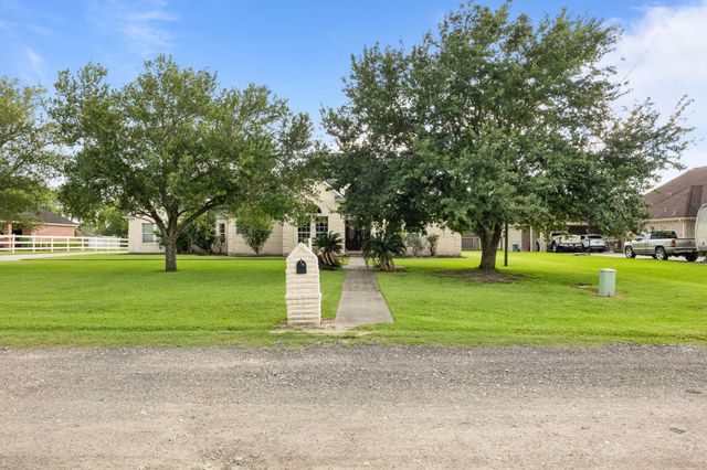 3514 Avenue D, Santa Fe, TX 77510