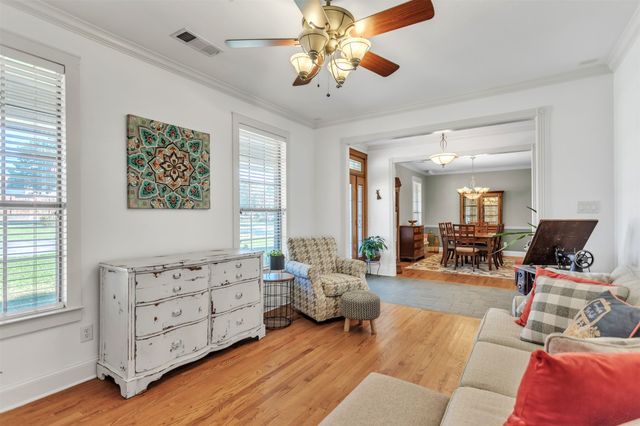 218 New Market Road, Mesquite, TX 75149