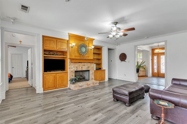 218 New Market Road, Mesquite, TX 75149