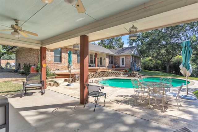 218 New Market Road, Mesquite, TX 75149