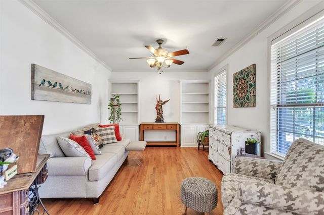 218 New Market Road, Mesquite, TX 75149