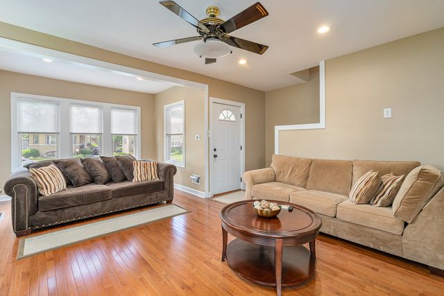 1627 S 14th Avenue, Maywood, IL 60153