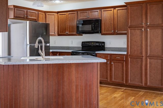 206 N Marion Ave, Hopewell, VA 23860