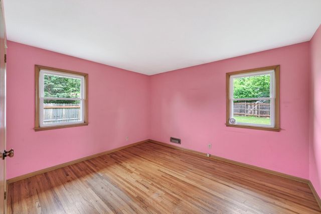 2267 Shawnee Drive, North Saint Paul, MN 55109