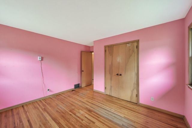 2267 Shawnee Drive, North Saint Paul, MN 55109