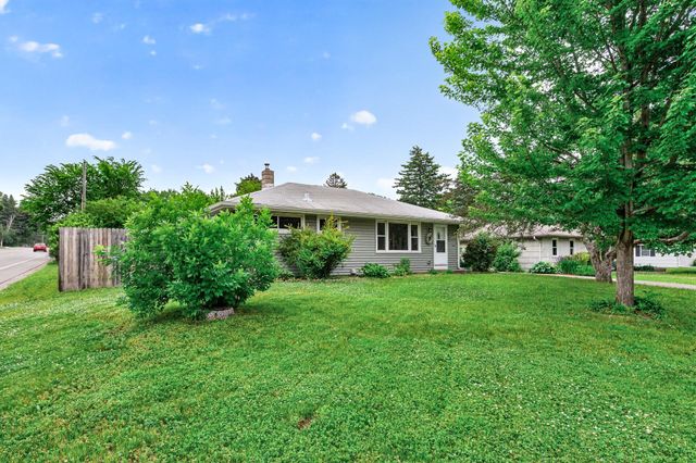 2267 Shawnee Drive, North Saint Paul, MN 55109
