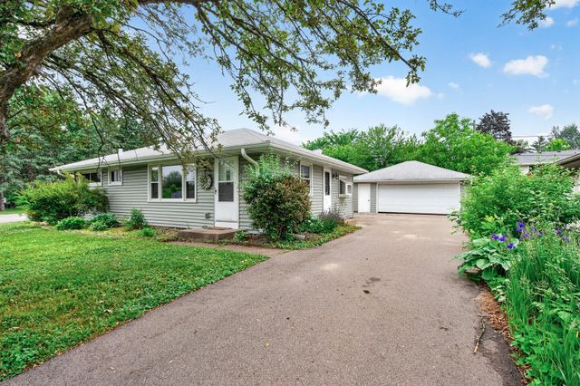 2267 Shawnee Drive, North Saint Paul, MN 55109