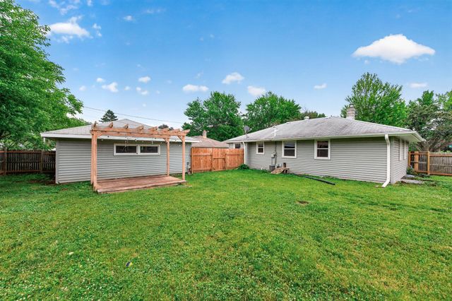 2267 Shawnee Drive, North Saint Paul, MN 55109