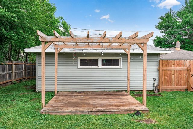 2267 Shawnee Drive, North Saint Paul, MN 55109