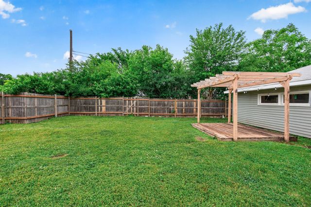 2267 Shawnee Drive, North Saint Paul, MN 55109