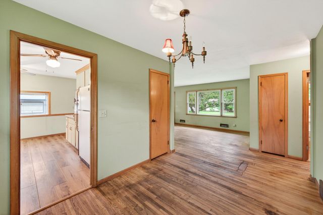 2267 Shawnee Drive, North Saint Paul, MN 55109