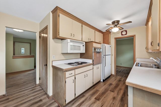 2267 Shawnee Drive, North Saint Paul, MN 55109