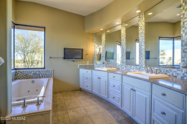 12772 N Sorrel Stallion Place, Marana, AZ 85658