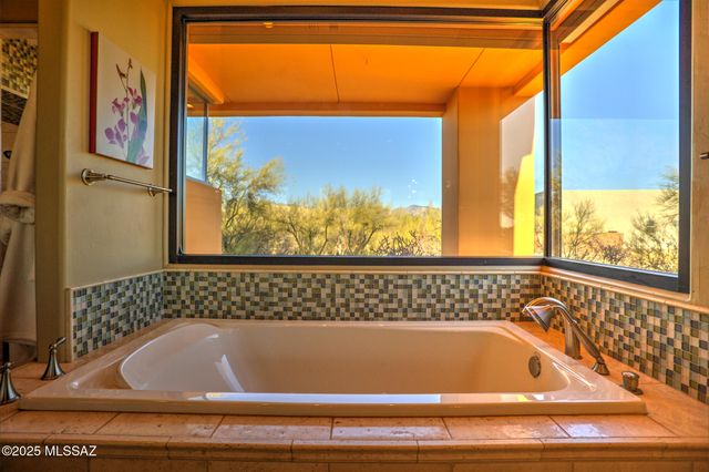 12772 N Sorrel Stallion Place, Marana, AZ 85658