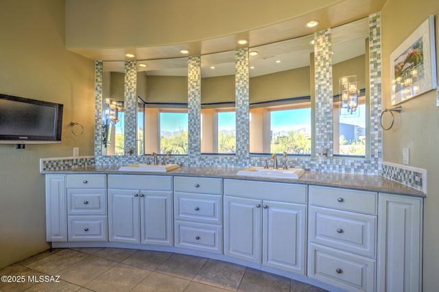 12772 N Sorrel Stallion Place, Marana, AZ 85658