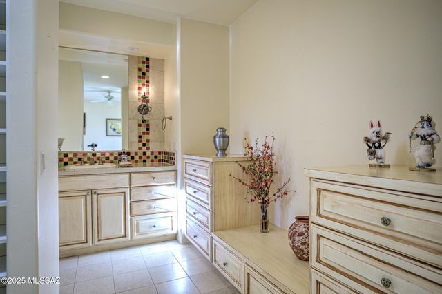 12772 N Sorrel Stallion Place, Marana, AZ 85658