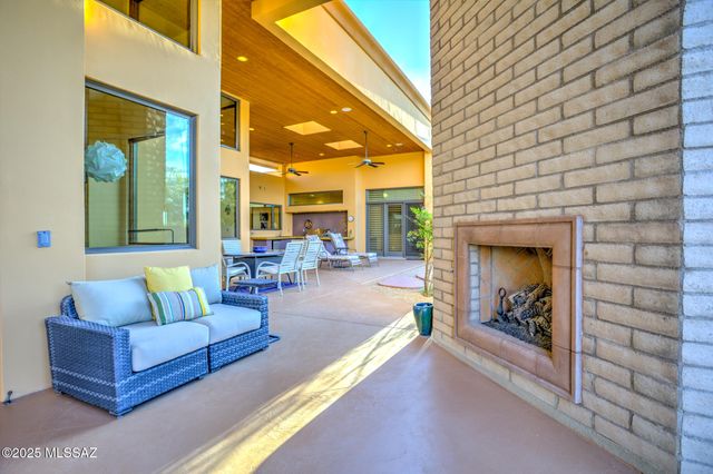 12772 N Sorrel Stallion Place, Marana, AZ 85658