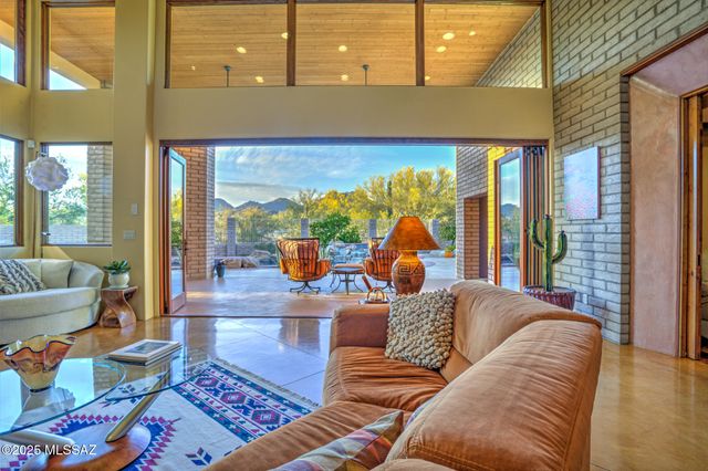 12772 N Sorrel Stallion Place, Marana, AZ 85658