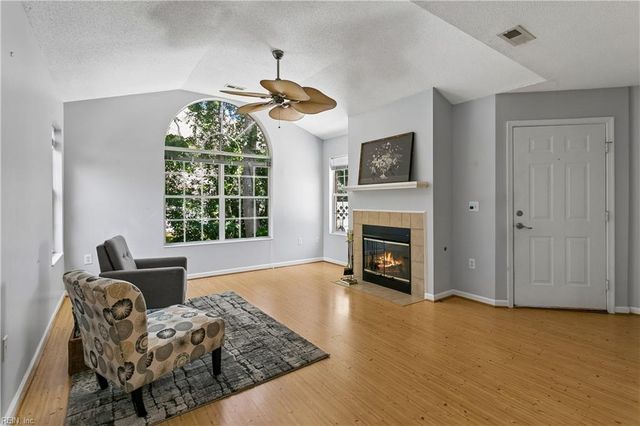 210 Timberline LOOP, Yorktown, VA 23692