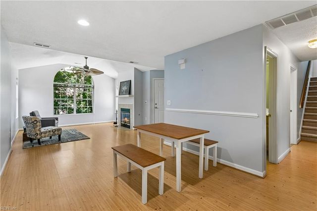 210 Timberline LOOP, Yorktown, VA 23692