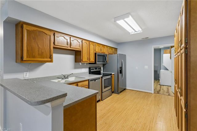 210 Timberline LOOP, Yorktown, VA 23692
