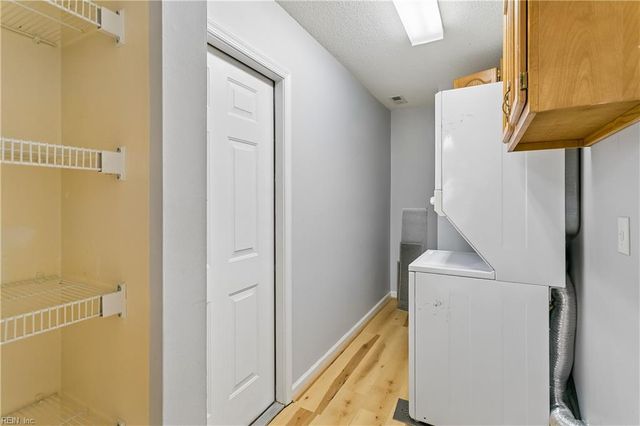 210 Timberline LOOP, Yorktown, VA 23692