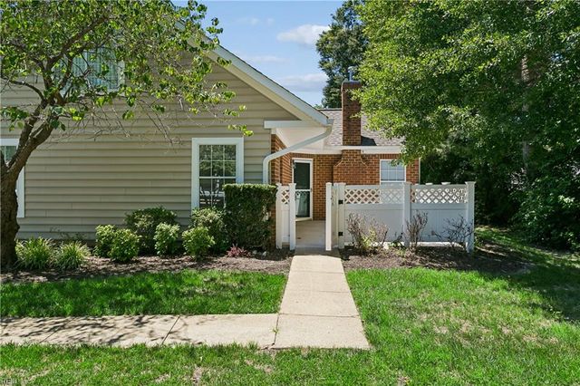 210 Timberline LOOP, Yorktown, VA 23692