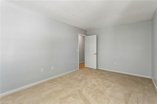 210 Timberline LOOP, Yorktown, VA 23692